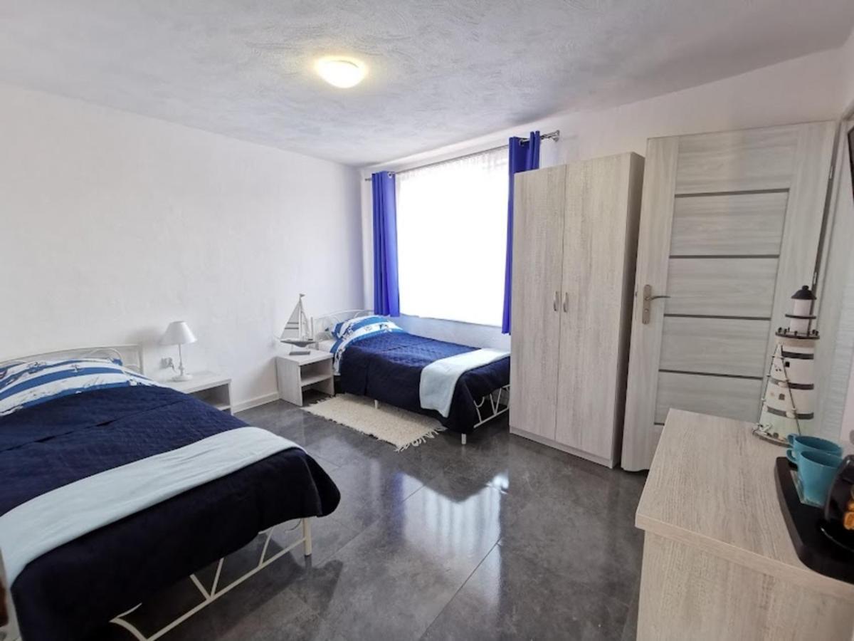 Pokoje Dwuosobowe Hotel Rowy  Buitenkant foto